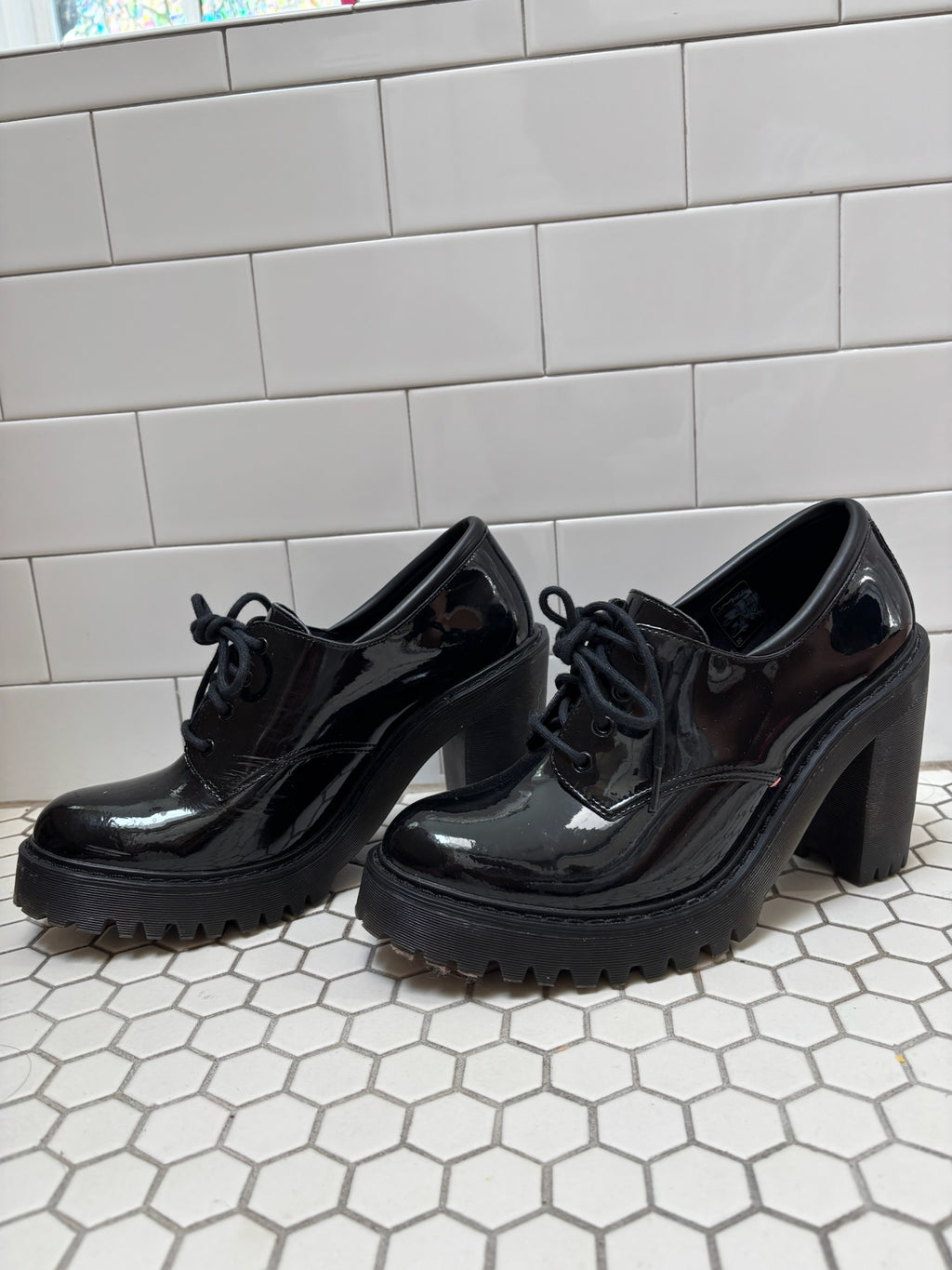 Dr. Martens Black Patent Leather Platform Heel Oxford — Size 8.5