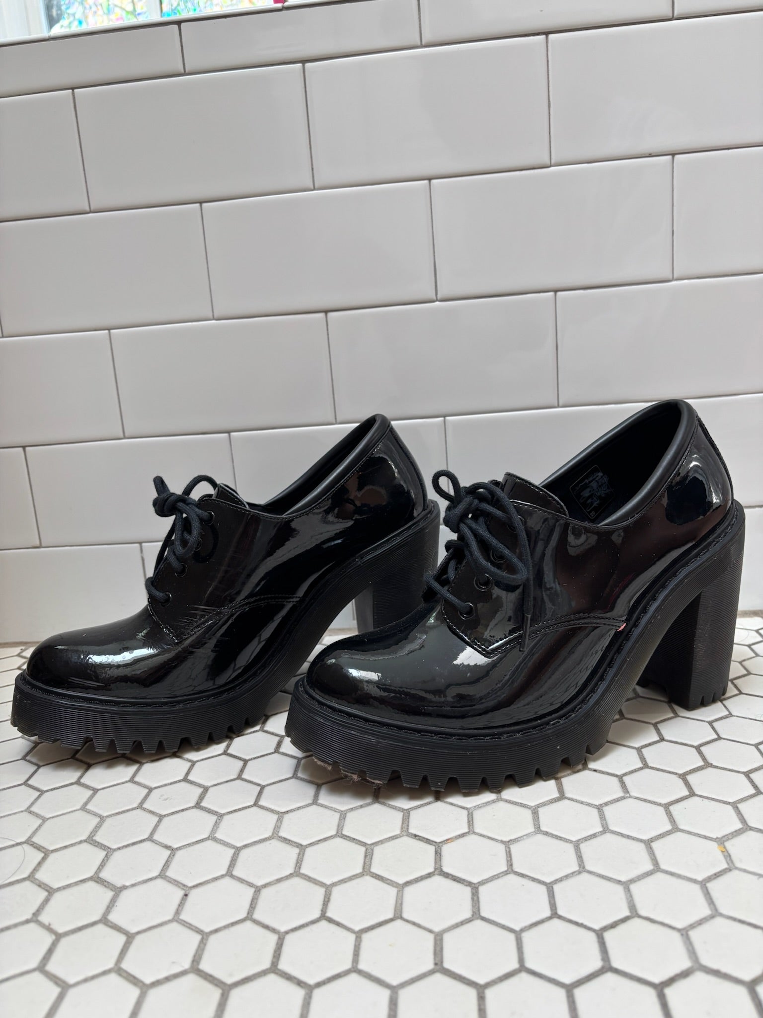 Dr. Martens Black Patent Leather Platform Heel Oxford — Size 8.5