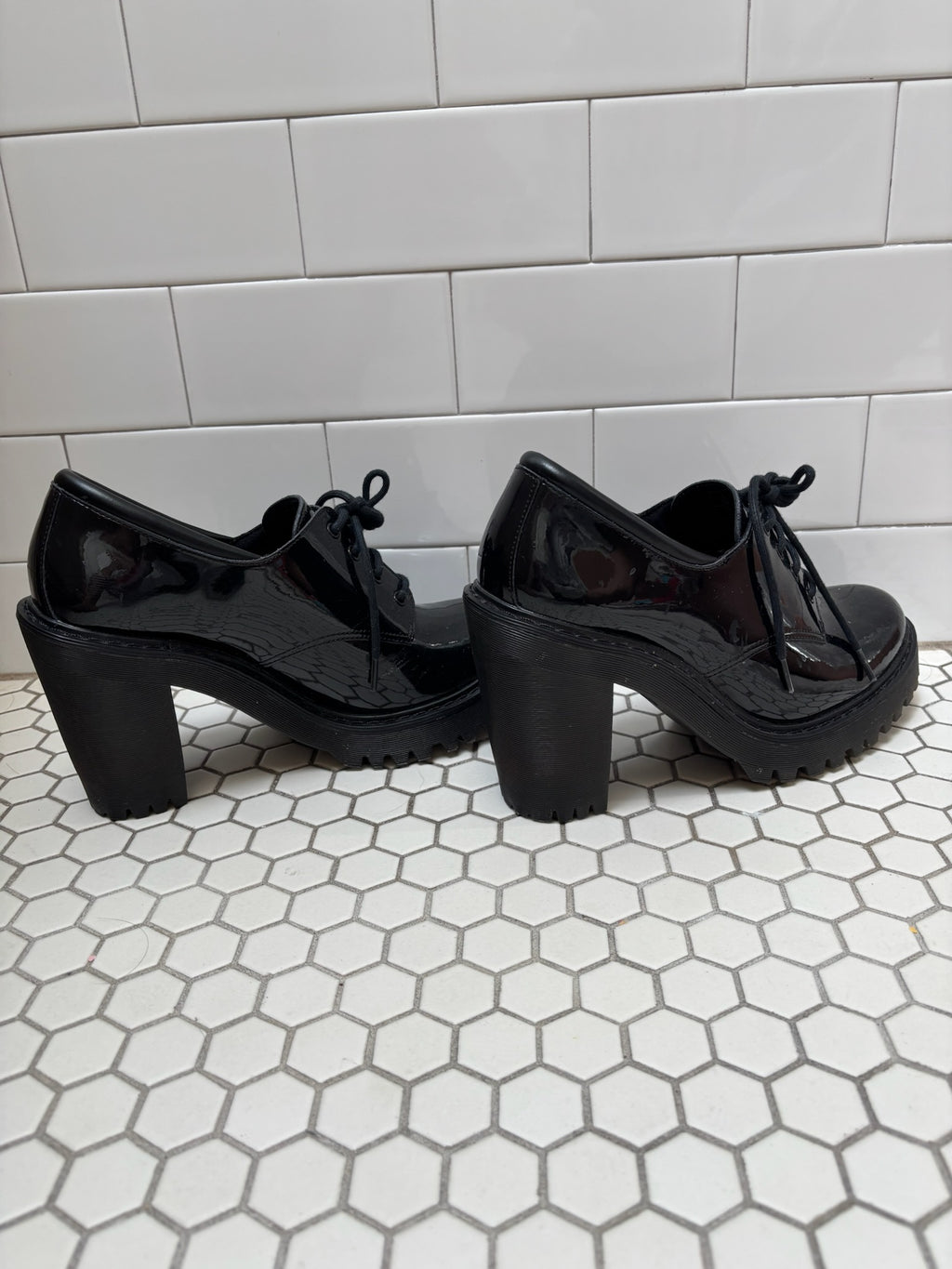 Dr. Martens Black Patent Leather Platform Heel Oxford — Size 8.5