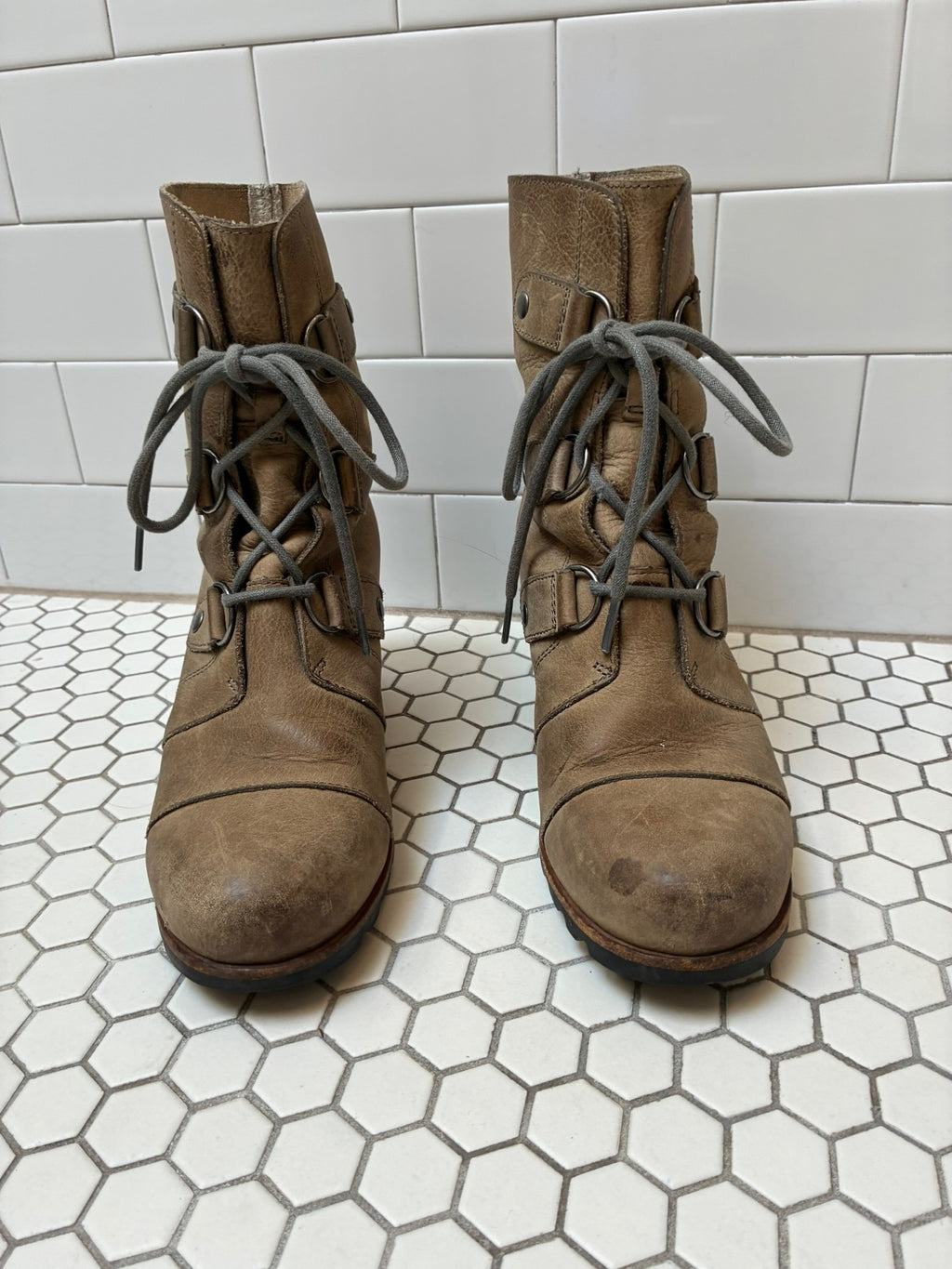 Sorel Women Joan of Arctic Boot Size 8.5 Waterproof Olive Combat Wedge Lug