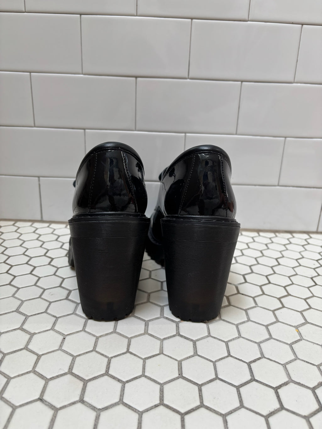 Dr. Martens Black Patent Leather Platform Heel Oxford — Size 8.5