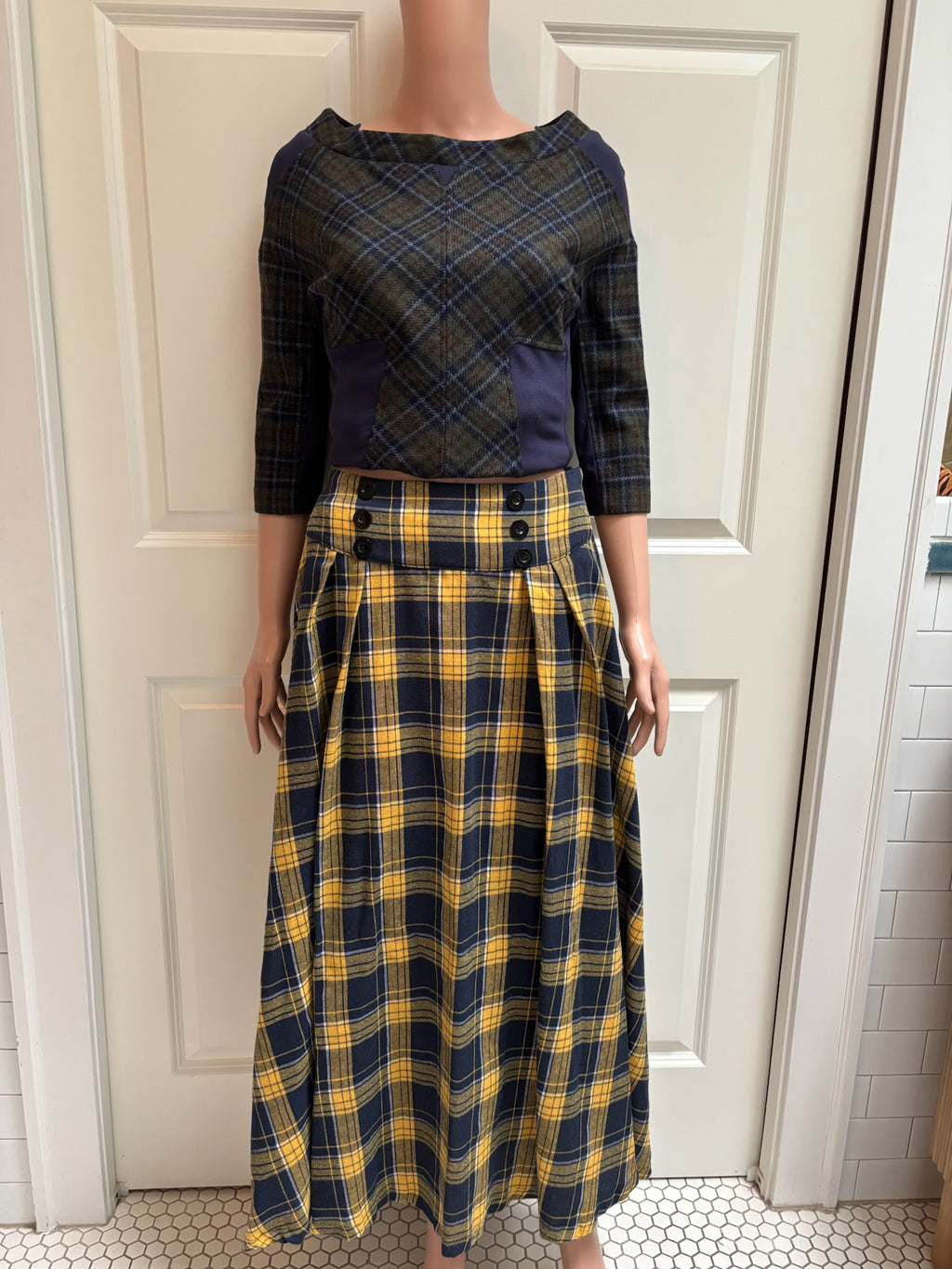 Vintage Yellow Plaid Soft Wool A-Line Ankle Skirt | Flat Front, Elastic Back | US Size 10