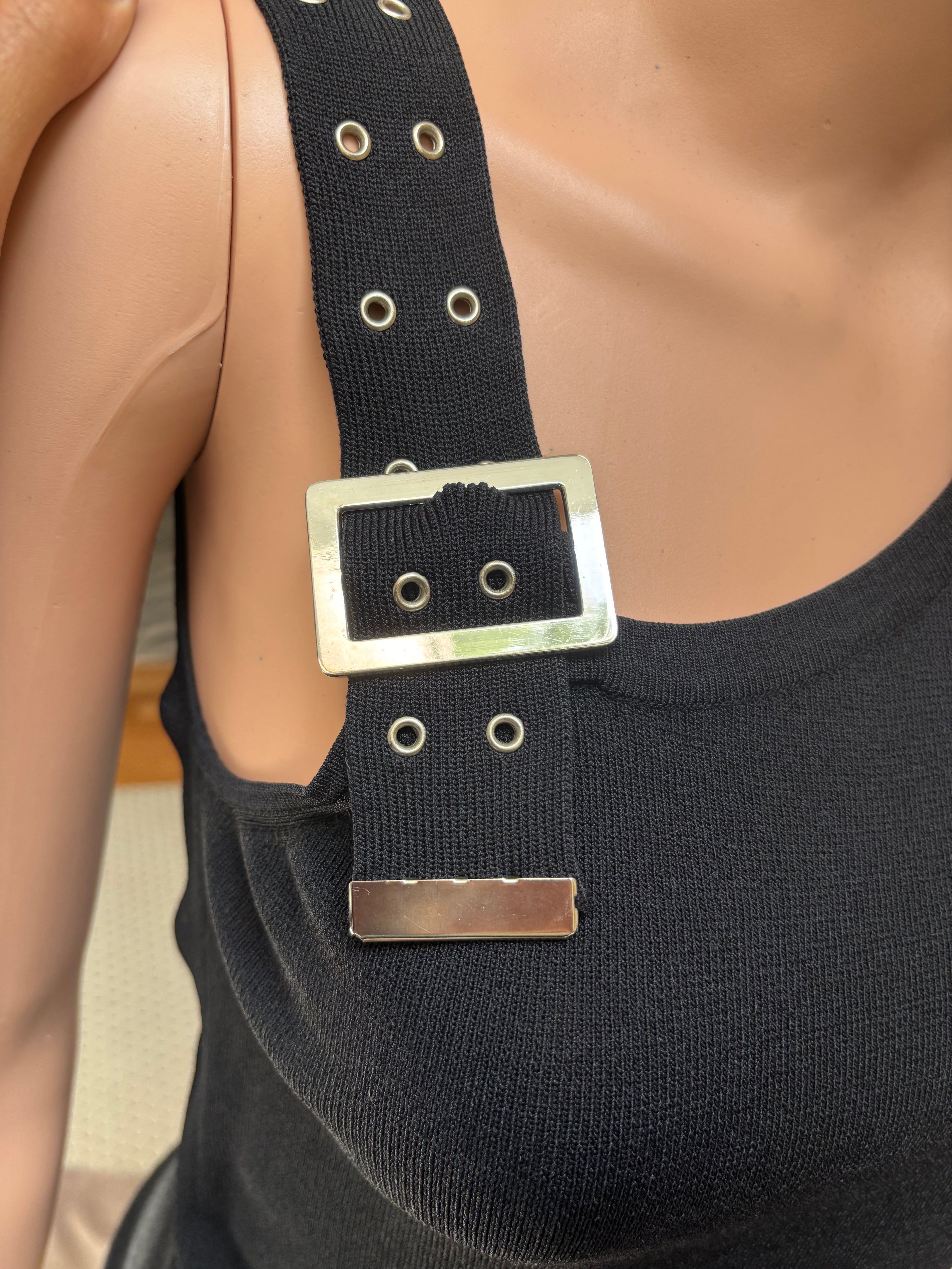 Black Buckle Sleeve Tank