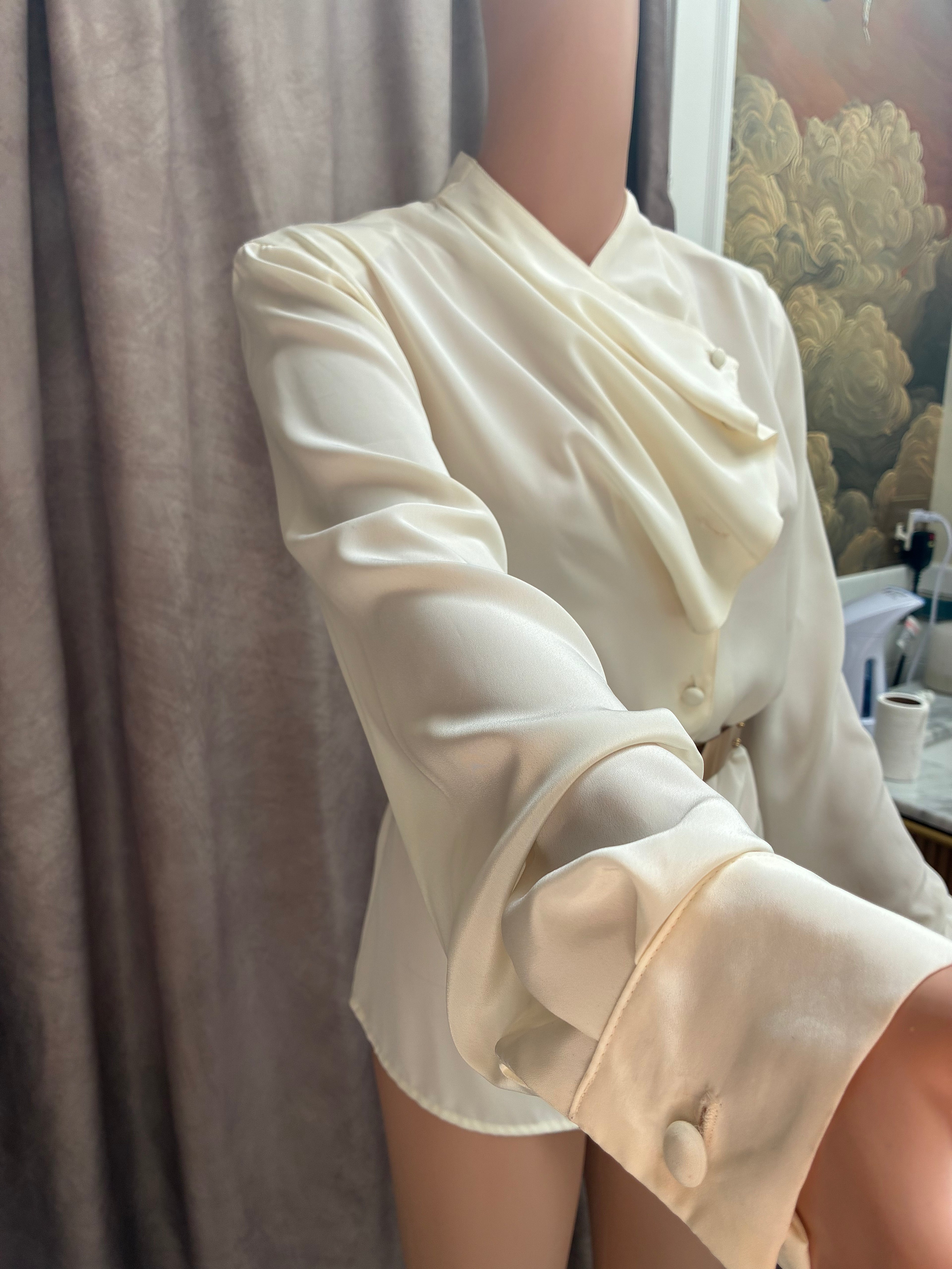 Vintage 1980s Cream Polyester Secretary Blouse | Sharon Stone Energy | White Cloth Buttons