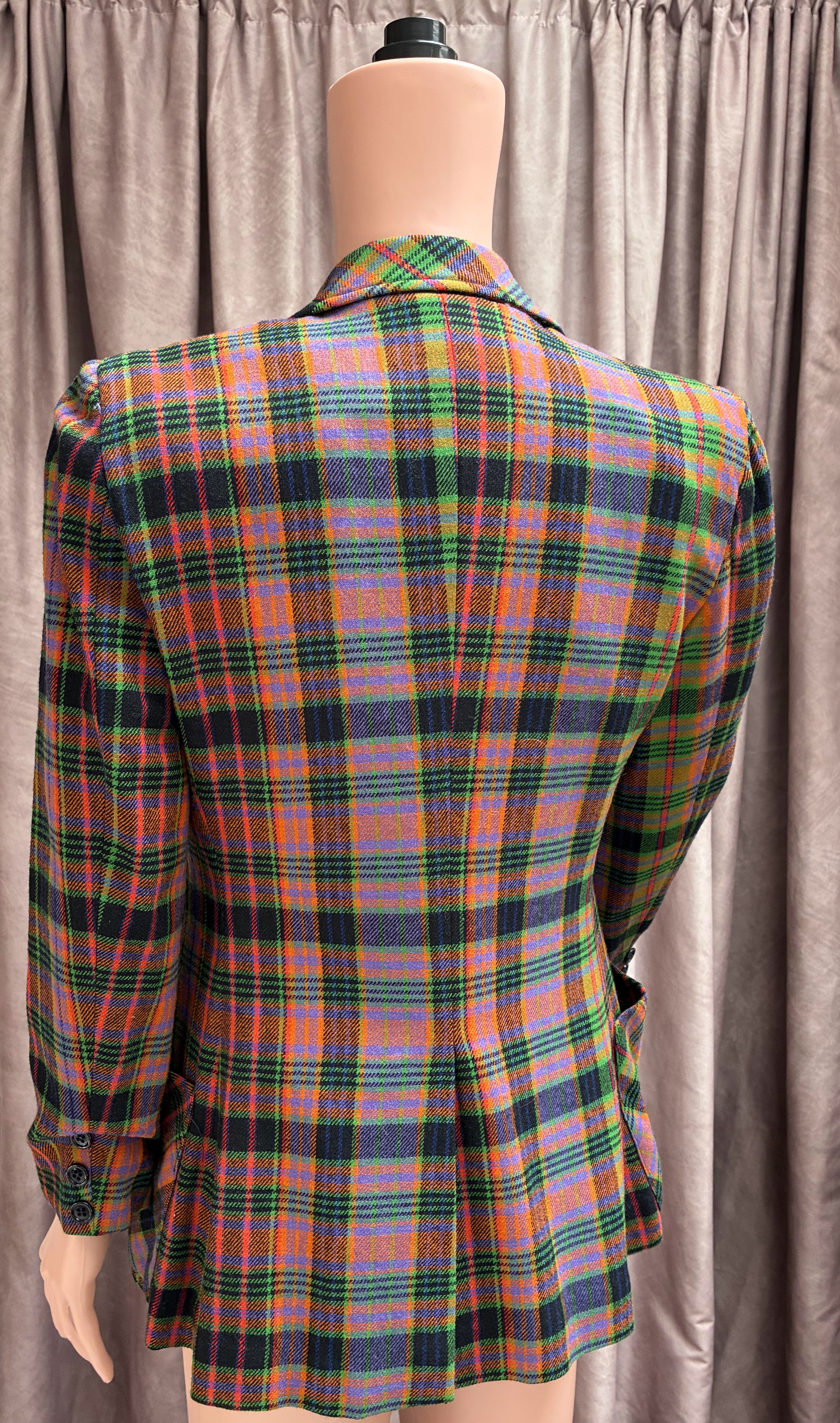 Vintage Carol Horn for Benson & Partners 100% Wool Scottish Plaid Blazer | Unique Colorway | Size M