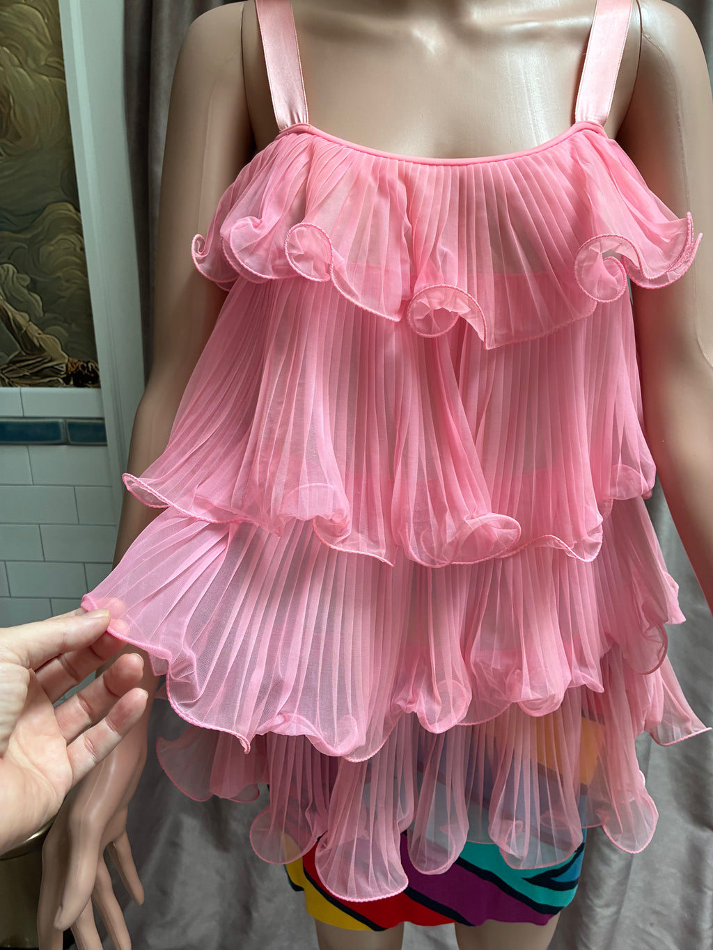 Gorgeous vintage pink chiffon tank!