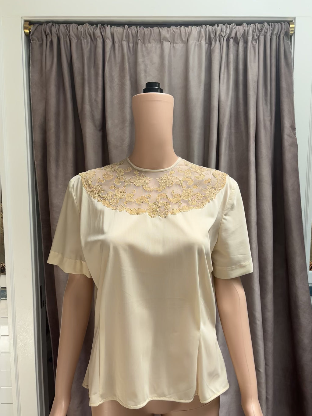 Vintage 1970s Cream Silk Polyblend Lace Detail Blouse | Back Button | Short Sleeve