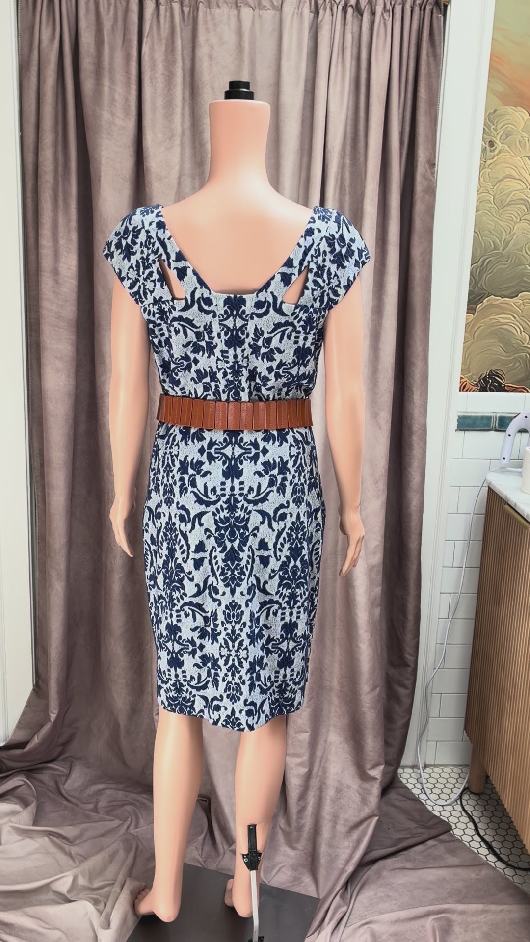 Vintage Julia Jordan Delft Blue & White Porcelain Print Bodycon Dress | Sizes 8–12